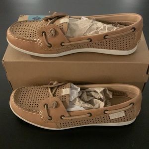 NWT Women’s Coil Ivy Perforated Leather Sperrys, Tan, size 8